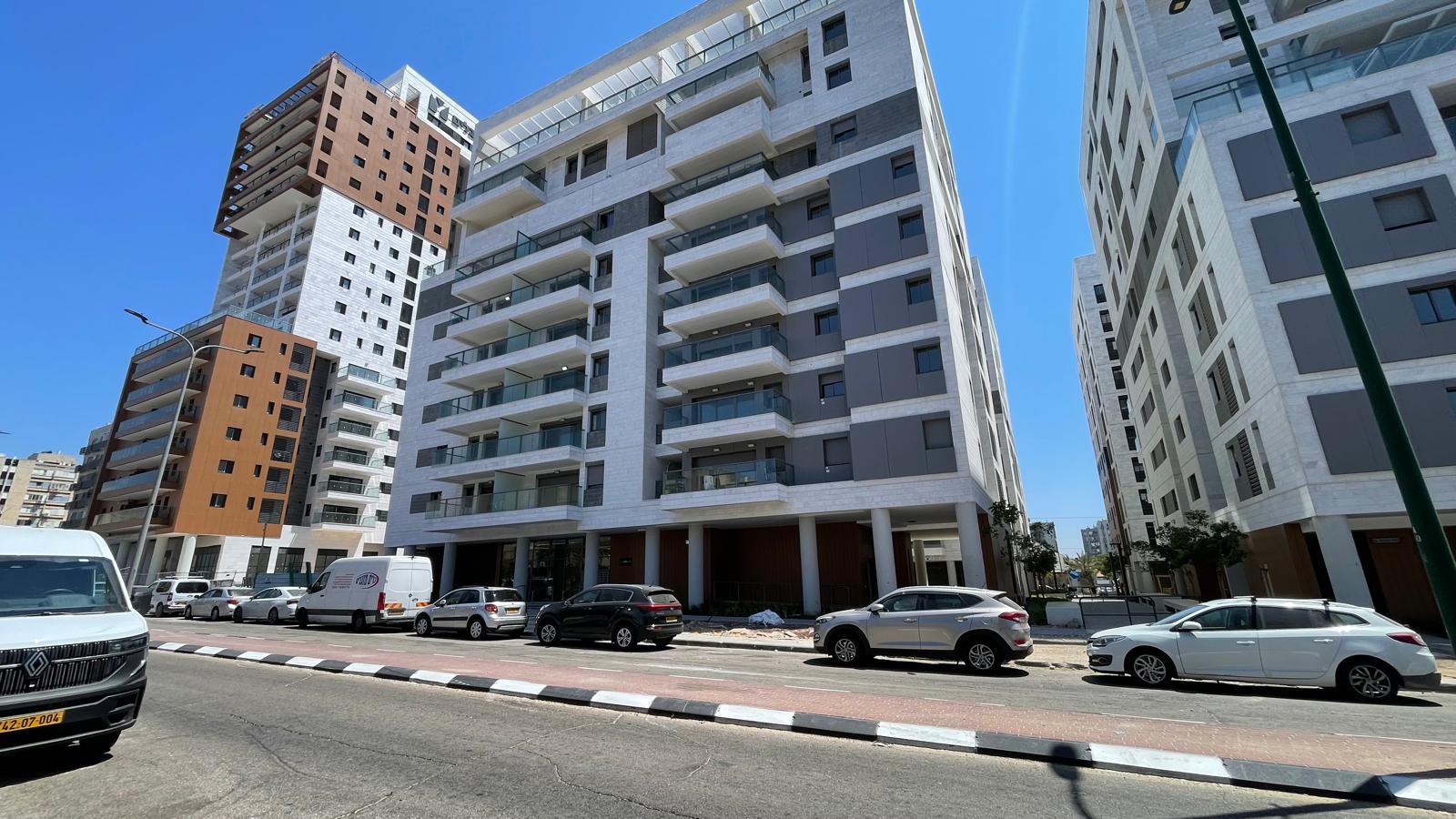 דירת 5 חדרים , 106 מ"ר , זלמן שניאור 20 נתניה בקריית נורדאו